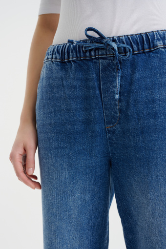 Spodnie jeansowe typu mom fit z gumką w pasie 