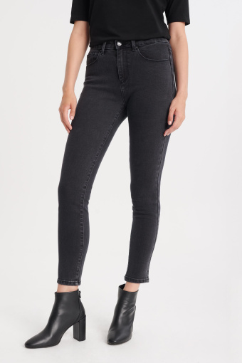 Klasyczne, grafitowe jeansy slim fit