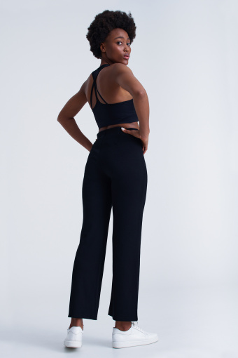 Czarne szerokie spodnie dresowe