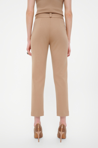 Klasyczne beżowe cygaretki