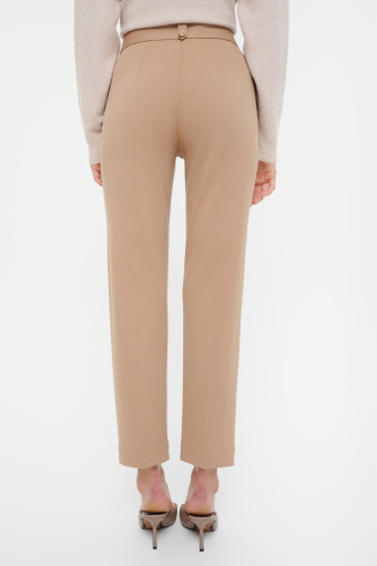 Klasyczne beżowe cygaretki