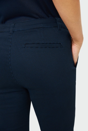 Klasyczne spodnie w kratę