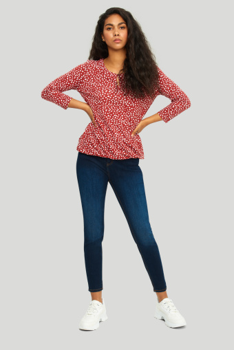 Elastyczne, granatowe jeansy o kroju slim-fit Elastyczne, granatowe jeansy o kroju slim-fit