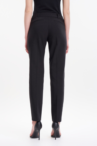 Klasyczne spodnie typu cygaretki czarne