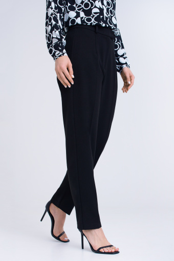 Klasyczne, czarne spodnie