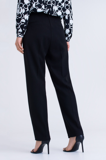Klasyczne, czarne spodnie