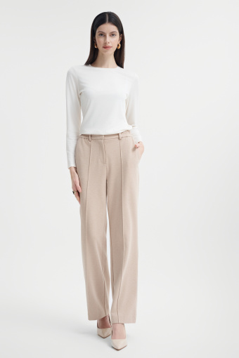Beżowe spodnie z szeroką nogawką 