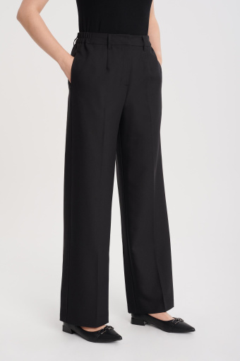 Klasyczne, czarne spodnie w kant