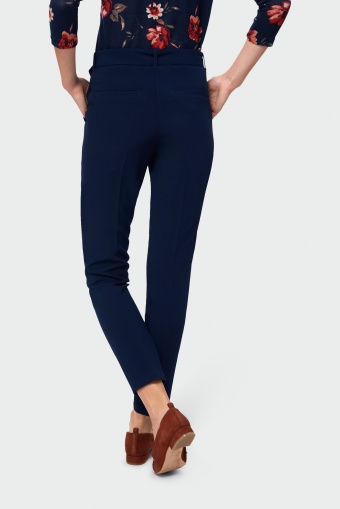 Granatowe spodnie w kant