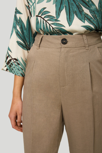 Lniane spodnie z zakładkami Lniane spodnie z zakładkami