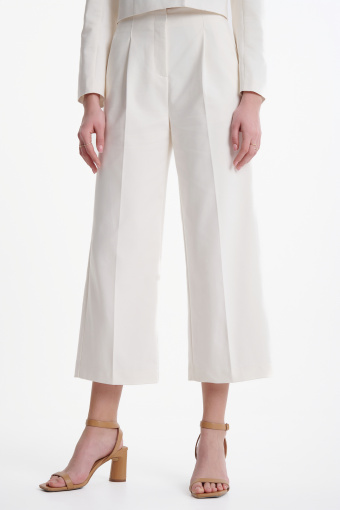 Białe spodnie culottes