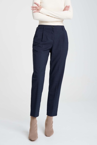 Ciemnogranatowe cygaretki w kratkę