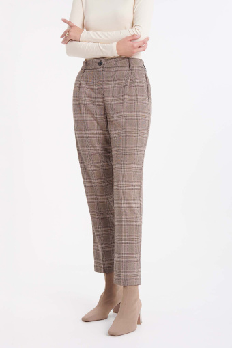 Ziemiste spodnie w kratę