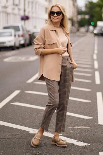 Ziemiste spodnie w kratę