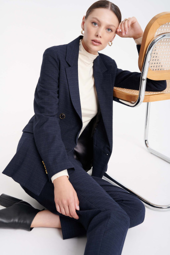 Ciemnogranatowe cygaretki w kratkę