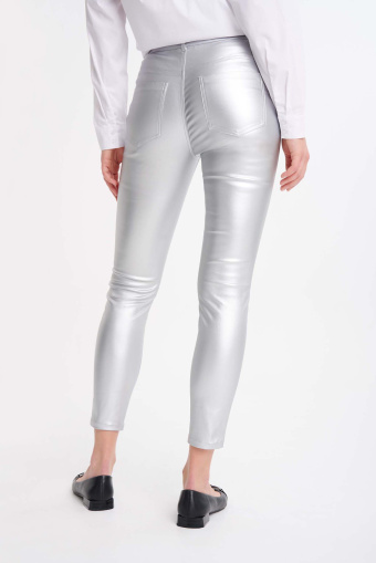 Spodnie z subtelnym połyskiem Spodnie z subtelnym połyskiem