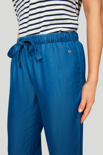 Luźne spodnie z lyocell'u  z gumką w talii z troczkami