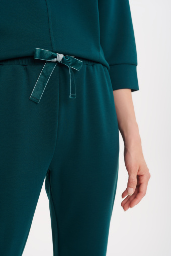 Ciemnozielone, dresowe spodnie