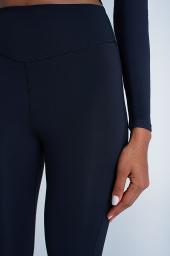 Czarne legginsy ze wstawkami z siateczki Czarne legginsy ze wstawkami z siateczki