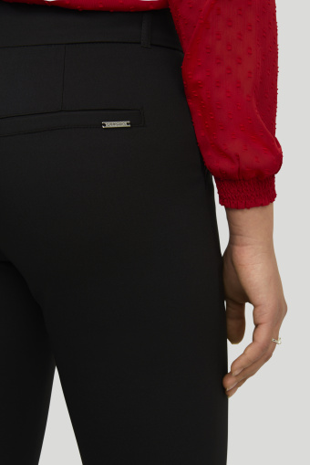 Eleganckie, czarne cygaretki z dodatkiem bawełny Eleganckie, czarne cygaretki z dodatkiem bawełny