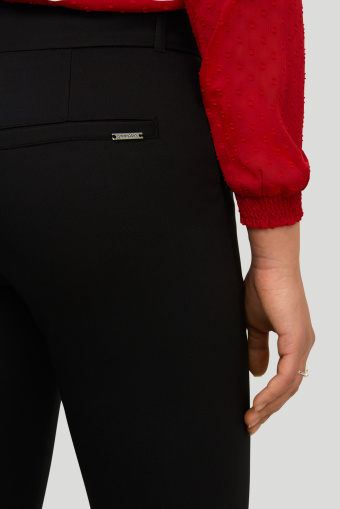 Eleganckie, czarne cygaretki z dodatkiem bawełny Eleganckie, czarne cygaretki z dodatkiem bawełny