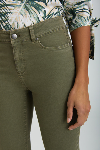 Oliwkowe spodnie typu slim