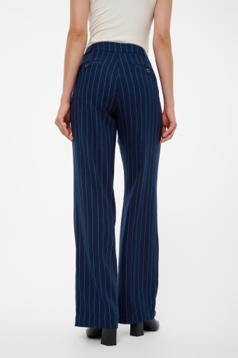 Eleganckie spodnie w subtelny prążek Eleganckie spodnie w subtelny prążek