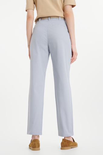 Jasnoszare spodnie typu chino Jasnoszare spodnie typu chino