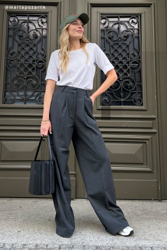 Spodnie z szeroką nogawką z zakładkami Spodnie z szeroką nogawką z zakładkami