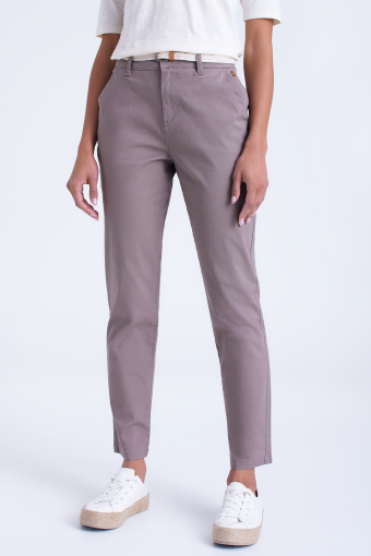 Spodnie typu chino w kolorze kawy z mlekiem