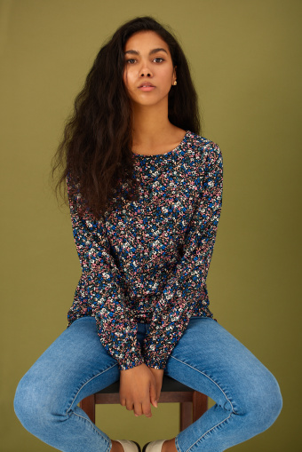 Niebieskie spodnie jeansowe, regularny stan Niebieskie spodnie jeansowe, regularny stan