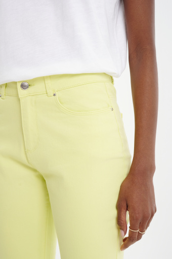 Pastelowo-żółte spodnie 3/4