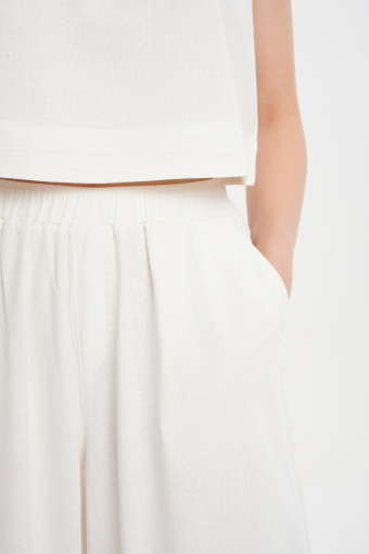 Lniane spodnie w kremowym kolorze