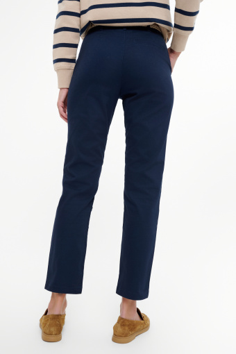 Granatowe klasyczne spodnie chino