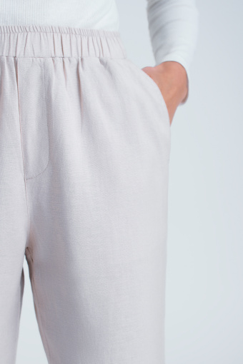 Lniane spodnie o długości do połowy łydki, kremowe