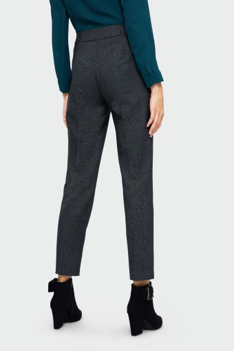 Klasyczne spodnie z zakładkami