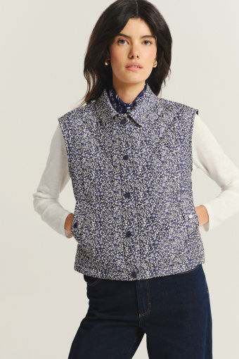 Stylowa kamizelka w drobne kwiaty