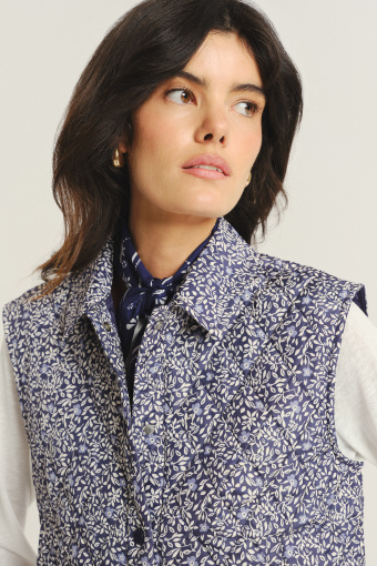 Stylowa kamizelka w drobne kwiaty