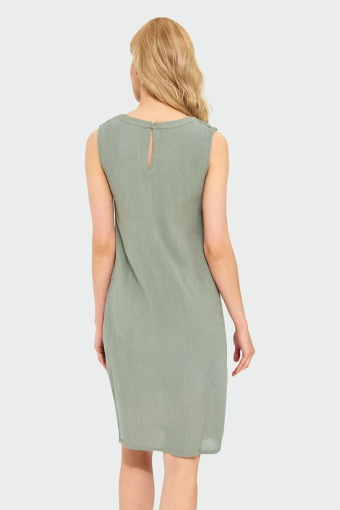 Wiskozowa sukienka z ozdobną wstawką