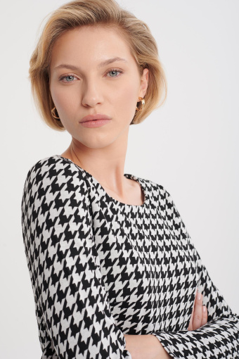 Elegancka sukienka w pepitkę