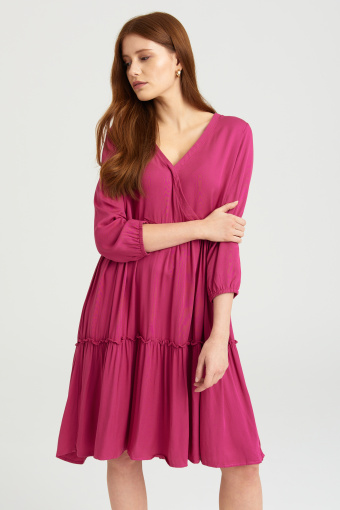 Trapezowa sukienka z falbanami, róż