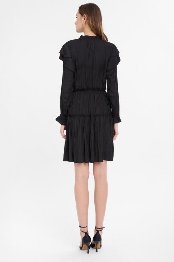 Czarna sukienka z falbaną