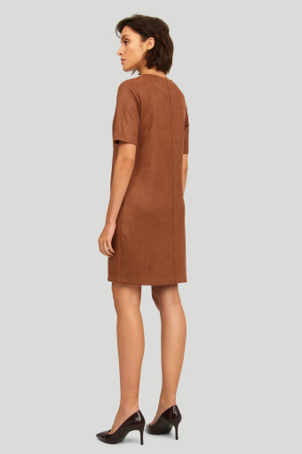 Pudełkowa sukienka z miękkiej dzianiny, jasny brąz