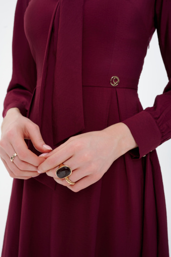 Elegancka bordowa sukienka midi Elegancka bordowa sukienka midi