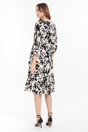 Sukienka midi z nadrukiem w kwiaty