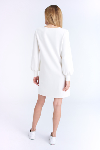 Kremowa sukienka w sportowym stylu Kremowa sukienka w sportowym stylu