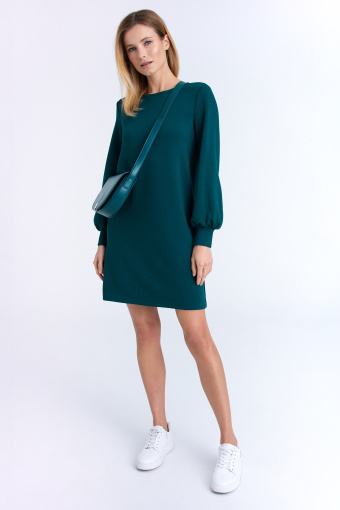 Zielona sukienka w sportowym stylu