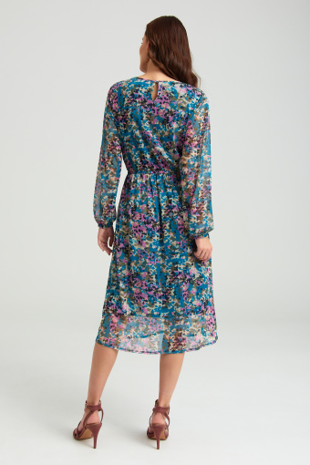 Zwiewna sukienka midi z kolorowym nadrukiem