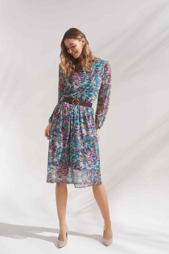 Zwiewna sukienka midi z kolorowym nadrukiem