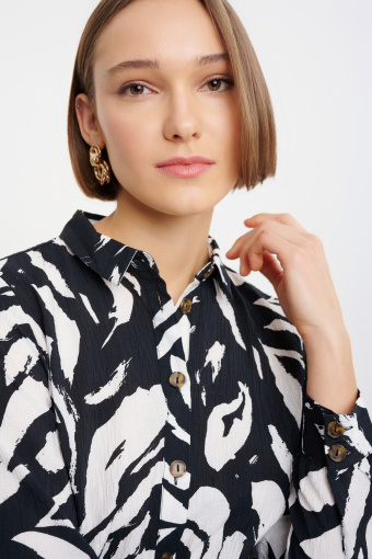 Czarno-biała sukienka z paskiem 